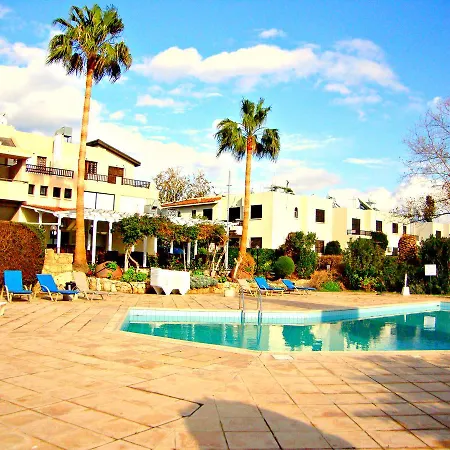 House 5 Margarita Gardens 파포스